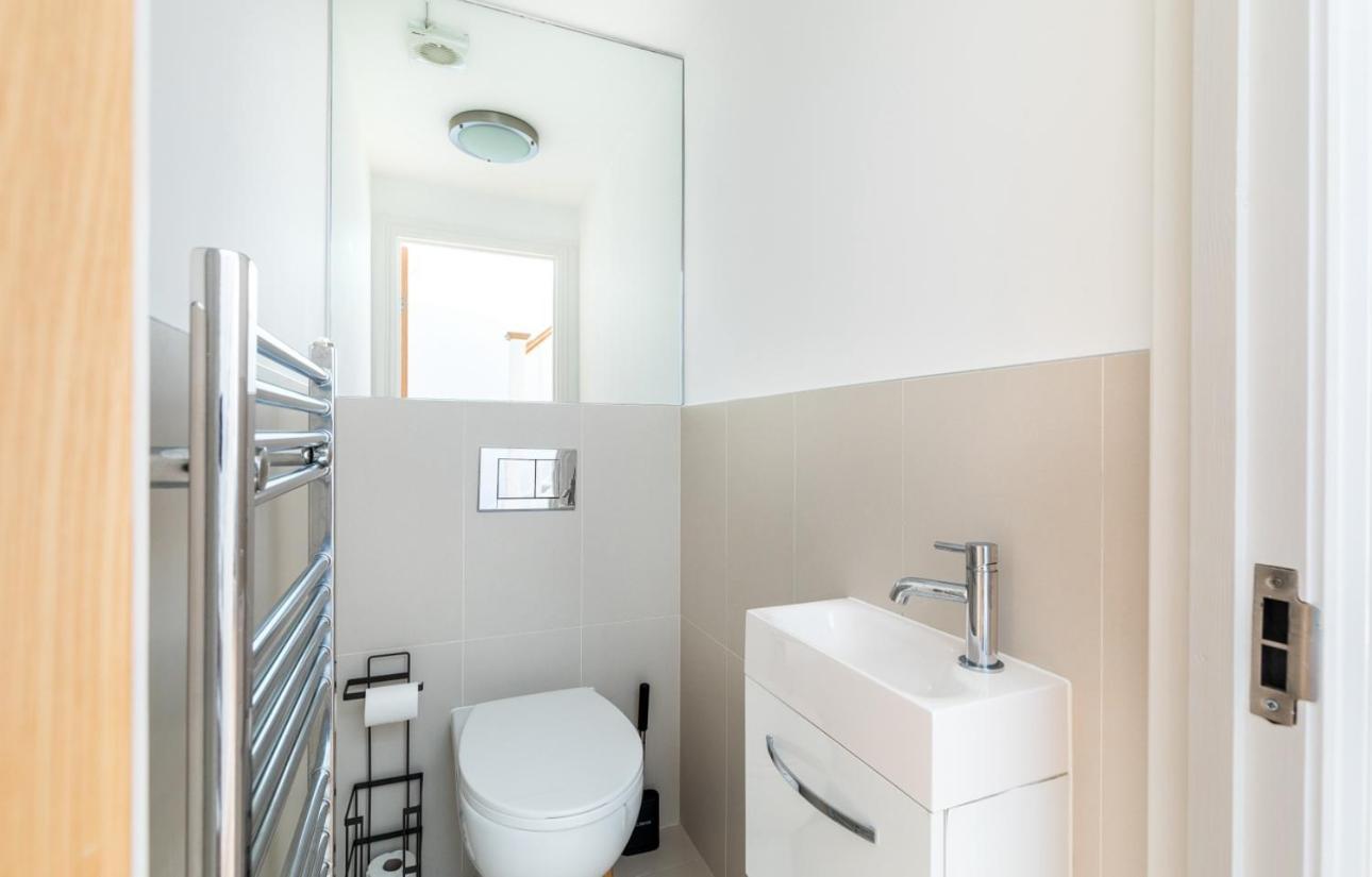 Exceptional 2 Bed Boutique Home In Мил Хил Екстериор снимка